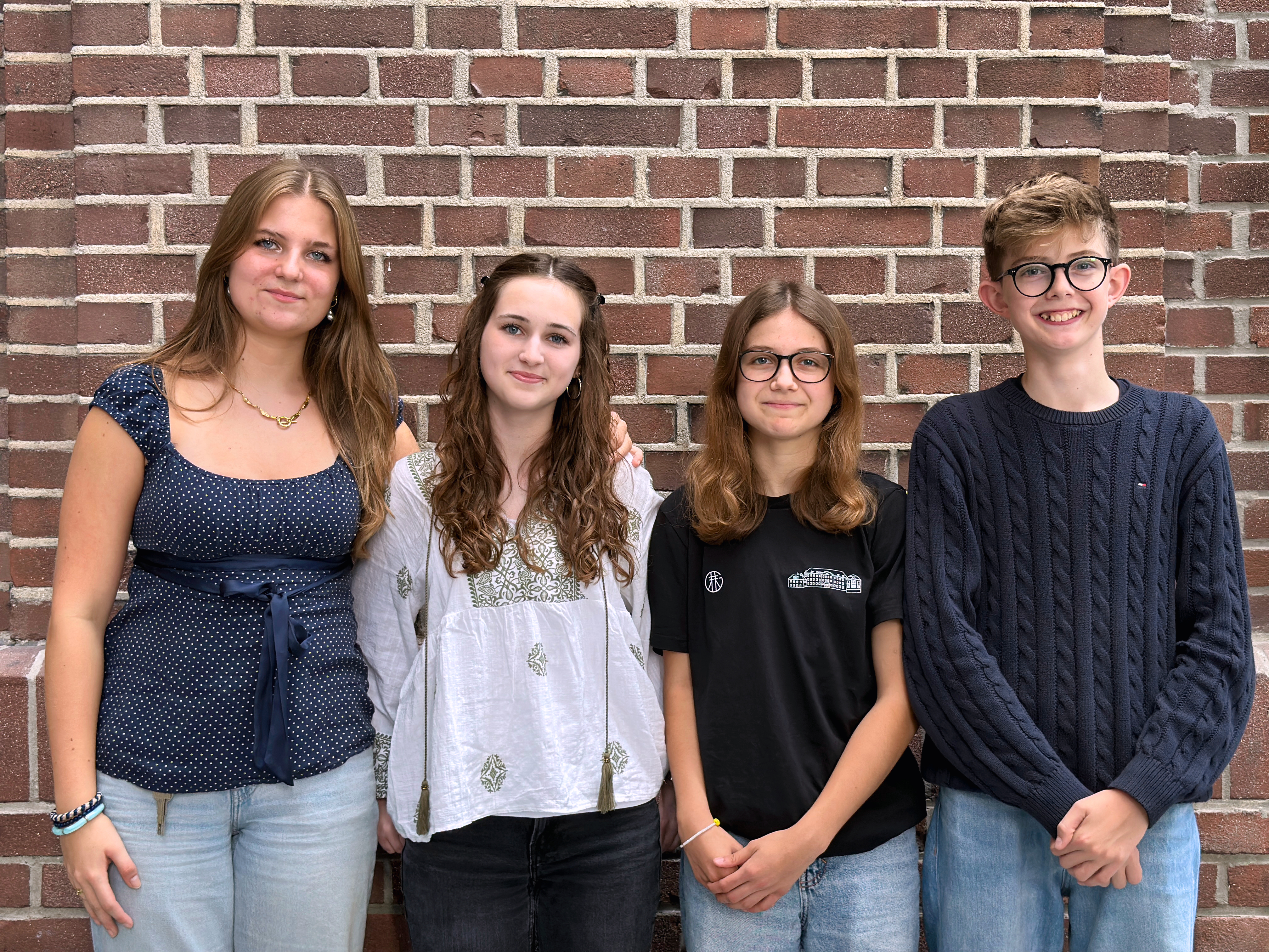 Das Bild zeigt die aktuellen Schülersprecherinnen und -sprecher.